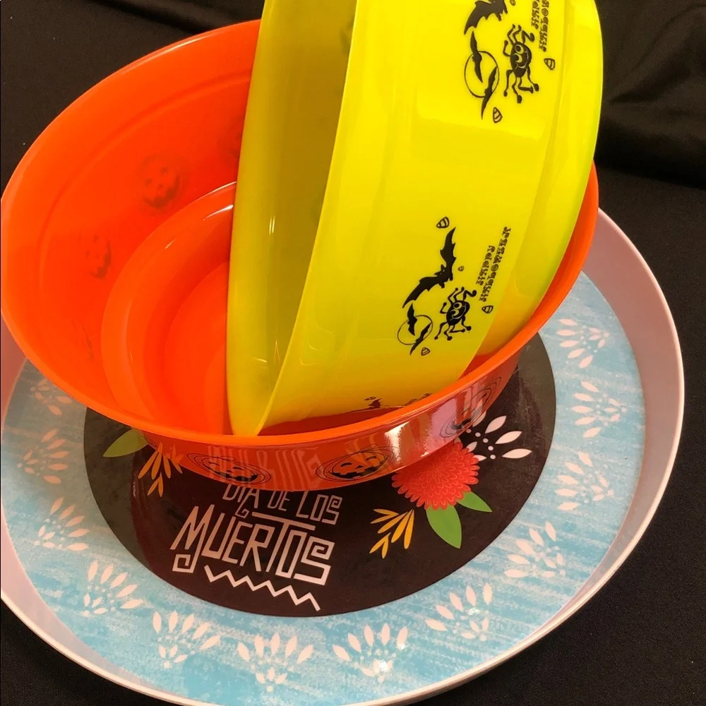 Colorful Day of the Dead Party Bowl Set